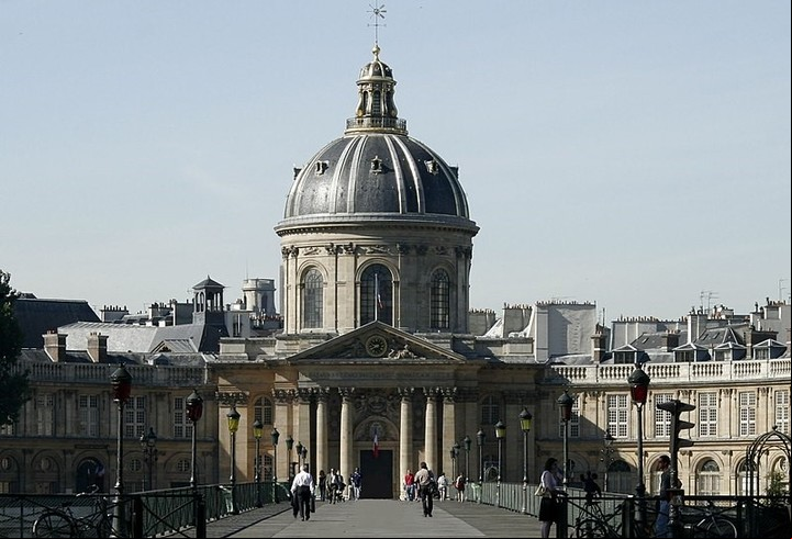 El Instituto de Francia, sede de la Academia sa, y el Pont des Arts. Wikipedia