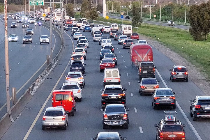 Planificar cómo, dónde y cuánto cargar en función de los descuentos es crucial para bajar el gasto en combustible. Foto: Martín Bonetto.