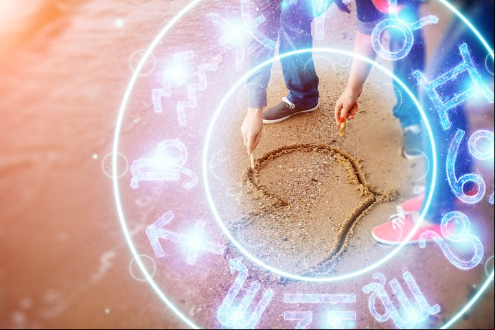 Urano y Plutón desde Tauro y Capricornio seguirán cuestionando los mandatos a la hora de formar pareja. Foto ilustración Shutterstock.