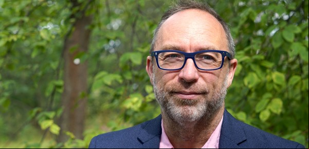 Jimmy Wales, el creador de Wikipedia: "Sin  al conocimiento, la curiosidad puede morir"
