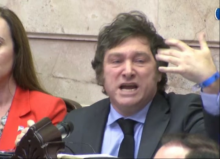 Javier Milei, en llamas en su discurso en Diputados contra el presupuesto.