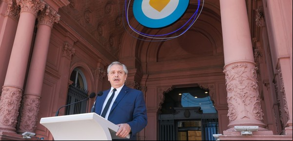Alberto Fernández apuntó a la Justicia tras el fallo por la represión de 2001: "Sabían que esta plaza se iba a colmar y quisieron acallar esas voces"