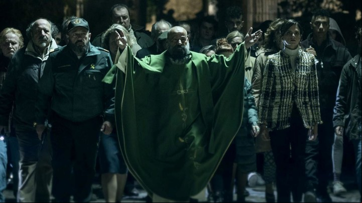La fe de un exorcista desaforado. Serie 30 monedas. Nota de tapa Revista Ñ