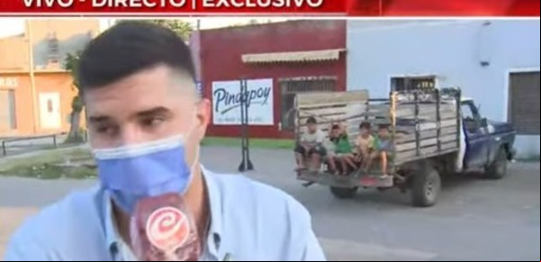 Mientras hacía un móvil, un periodista de Crónica HD se enteró, en vivo, que estaban desvalijando su casa