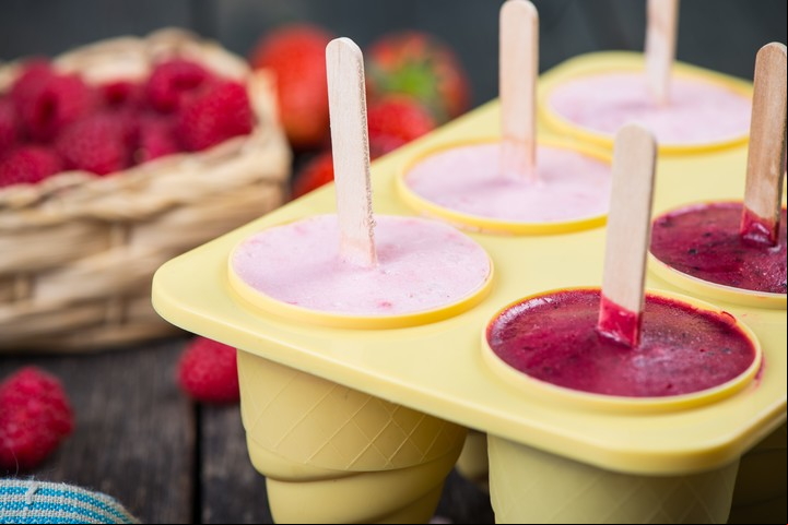 El snackeo es un hábito instalado de forma muy frecuente y puede disminuir la calidad de la dieta, pero también es oportunidad para mejorarla. Foto: ilustración Shutterstock.