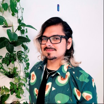 "Transformé la vergüenza en orgullo: soy gay, demisexual, poliamoroso y no binario"