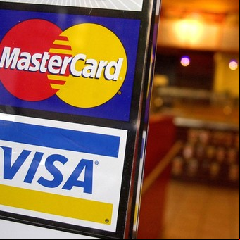 Guerra Rusia-Ucrania: Visa y Mastercard suspenden sus operaciones en territorio ruso