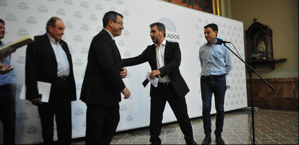 Gesto a la oposición: el oficialismo no invitará a los ex funcionarios de Mauricio Macri al debate por el acuerdo con el FMI