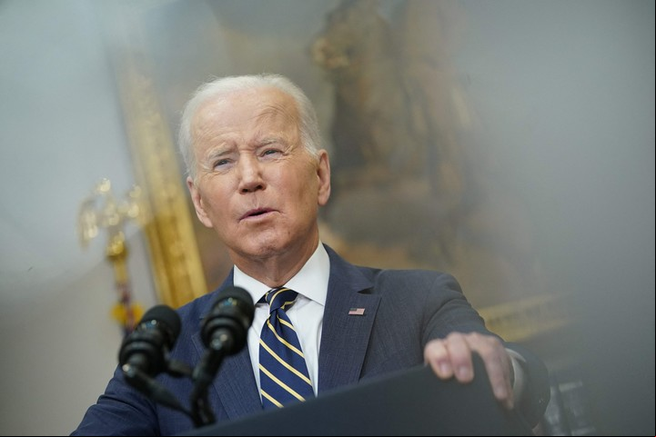 Biden anunció que Estados Unidos revocará el estatus comercial favorecido de Rusia. Foto: AFP/Mandel Ngan