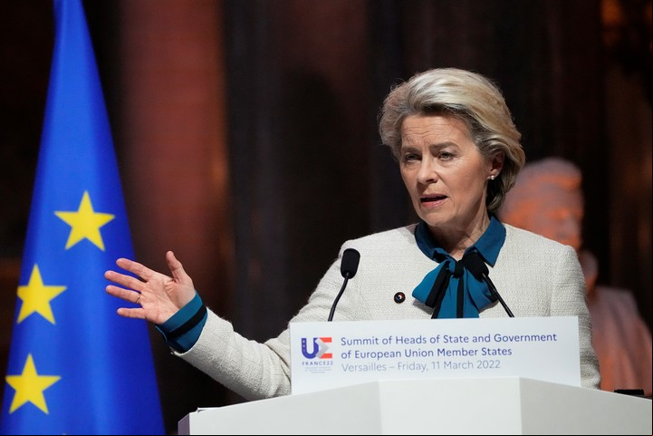 La presidenta de la Comisión Europea habló en conferencia de prensa. Foto: AP/Michel Euler.
