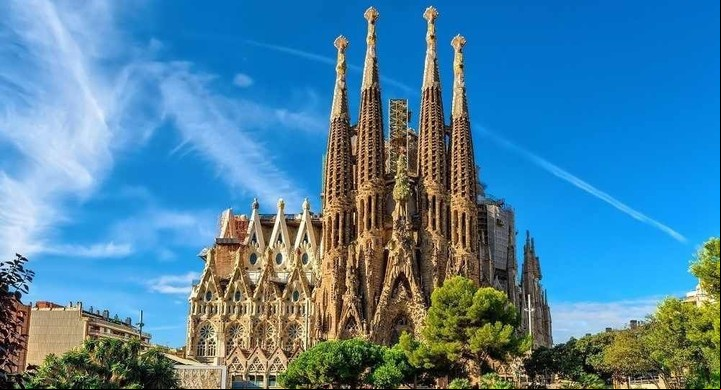 Imagen de la Sagrada Familia, en Barcelona, obra cumbre del arquitecto Gaudí. / Foto: Archivo Clarín