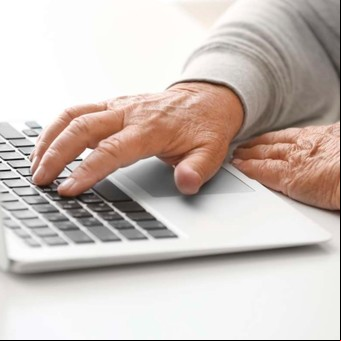 Computadoras para jubilados: cómo acceder al plan de créditos para comprar una notebook hasta en 40 cuotas