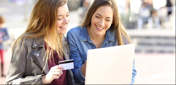Cuentas, tarjetas y apps de pagos para adolescentes: cuáles pueden usar desde los 13 años