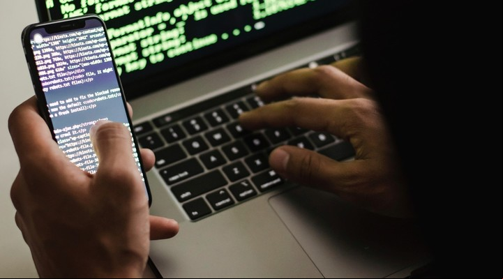 Los estafadores sacan provecho de los datos disponibles y aparentemente inofensivos que existen sobre nosotros. Foto: Archivo