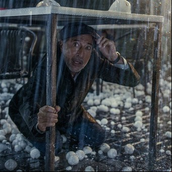 "Granizo", del cine a la realidad: qué seguros de auto no lo cubren y cómo evitar sorpresas