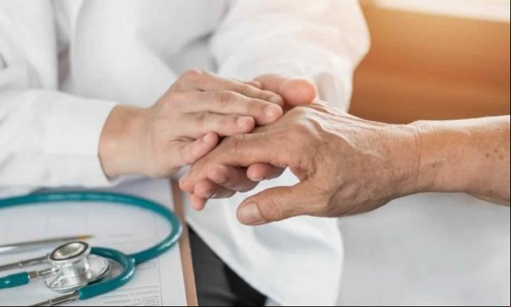 La enfermedad de Parkinson es más frecuente a partir de los 50 años, pero puede afectar a adultos jóvenes. Foto Archivo.