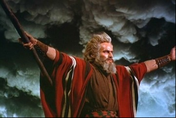 Dónde ver Los diez mandamientos, la mejor película de Semana Santa de la historia según la crítica