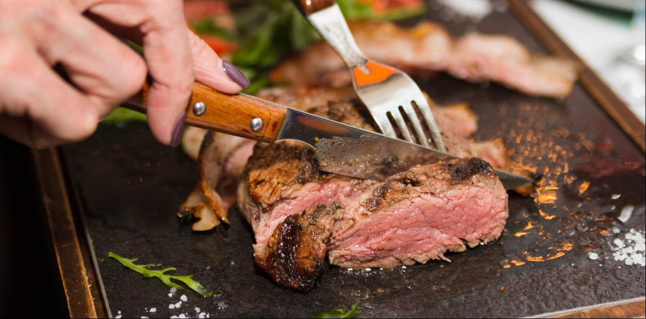 Semana Santa 2025: qué días no se debe comer carne roja y cuál es la razón de esta tradición