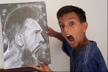 Tiene 12 años, es un genio del dibujo y sorprendió a Lionel Messi