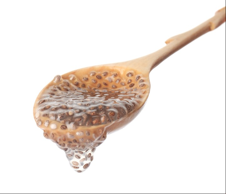 Las semillas de chía y lino, generan al ser remojadas un líquido espeso cuyo consumo también es beneficioso. Foto Shutterstock.