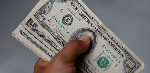 Cómo pueden los adolescentes ahorrar dinero, tengan o no empleo







