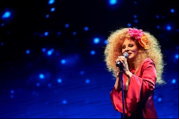 Teatro Regina: reabrirá con un show de Nacha Guevara, y obras de Dady Brieva y Aníbal Pachano
