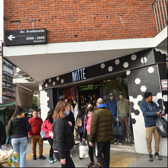 Avenida Avellaneda: las 5 influencers que recomiendan dónde conseguir la ropa más linda y barata