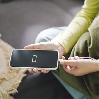 Qué hacer (y qué no) para que la batería del celular dure más: los consejos más efectivos