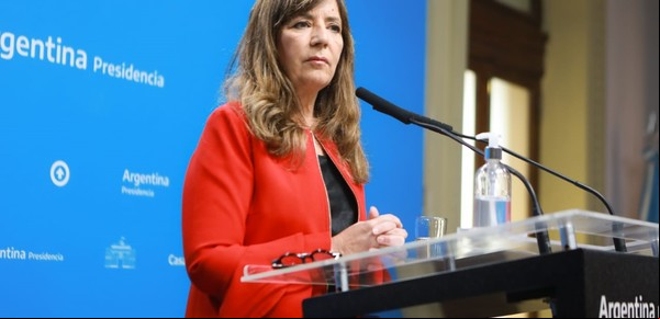 La Real Academia Española le corrigió a Alberto Fernández el uso de lenguaje inclusivo, su portavoz le respondió con el "odio" y se arrepintió