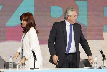"Le dan la lapicera después de 3 años de desgobierno": las críticas de la oposición tras el acto de Alberto Fernández y Cristina Kirchner
