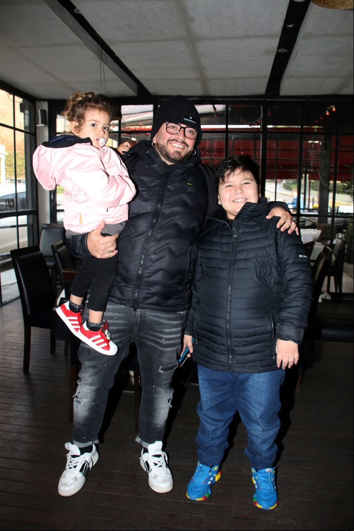 Diego Jr., su hija y Dieguito Fernando. Foto: Movilpress.