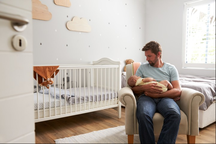 El juego propone cien cartas que representan todas las tareas invisibles que son necesarias para llevar adelante un hogar. Foto ilustración Shutterstock.