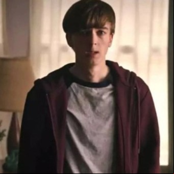 Ryan Grantham, actor de "Riverdale", recibe cadena perpetua por matar a su madre