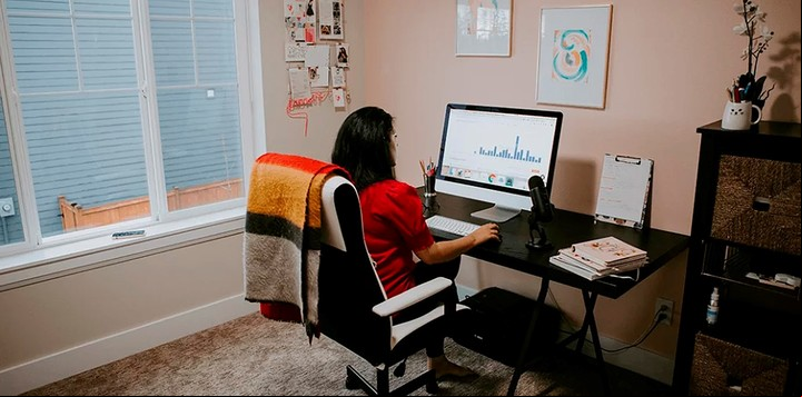 Cada vez más empresas implementan añadir profesiones que trabajen desde casa.