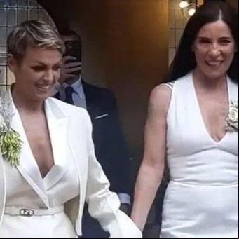 Estuvo 9 años de novia con Silvio Berlusconi y ahora se casó con una cantante