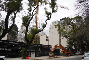 Polémica en Barrio Parque por un edificio que no respeta la altura permitida