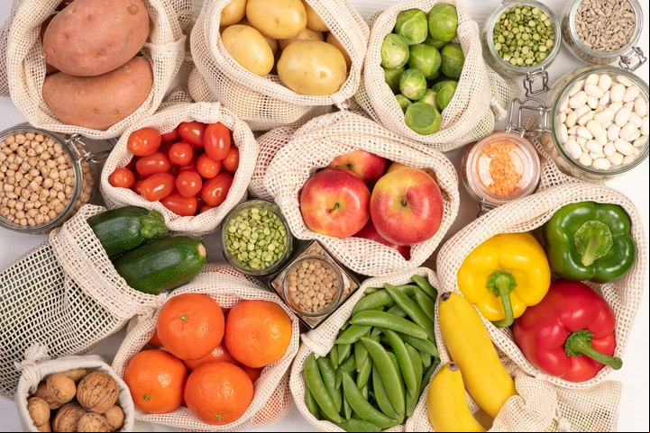 Debemos consumir alimentos ricos en fibra, como cereales integrales, legumbres y verduras. Foto Shutterstock.