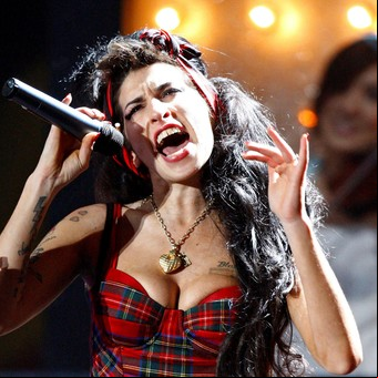 Cómo se vería Amy Winehouse a sus 40 años según la inteligencia artificial