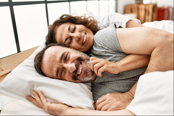 Hay quienes asocian el uso de juguetes únicamente a la soltería y los adultos jóvenes. Foto: ilustración Shutterstock.