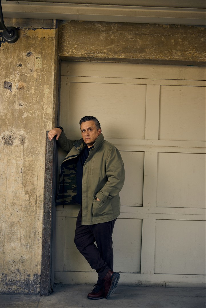 Joe es el hermano menor, apenas un año, de los exitosos cineastas, productores y guionistas estadounidenses. Foto Netflix