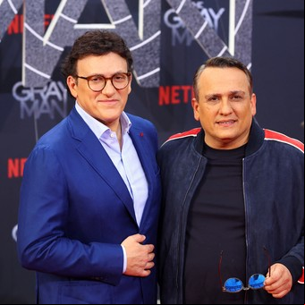 Exclusiva con los hermanos Russo, de Avengers a dirigir la película más cara de Netflix, El hombre gris