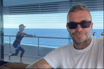 La burla de David Beckham a su mujer mientras entrenaba en su yate durante las vacaciones en Italia