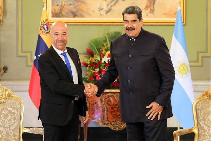 Nicolás Maduro cuando recibió a Oscar Laborde como embajador en Caracas durante la presidencia de Alberto Fernández