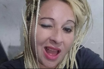 Quién es y cuáles son los planes sociales que cobra la mujer del controvertido video viral