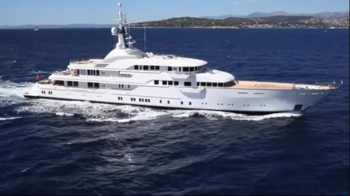 El Hampshire II, el yate que pertenece a Jim Ratcliffe. Foto YouTube / Feadship.
