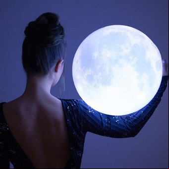 Calendario lunar de noviembre 2022: ¿qué día es mejor para cortar el cabello este mes?
