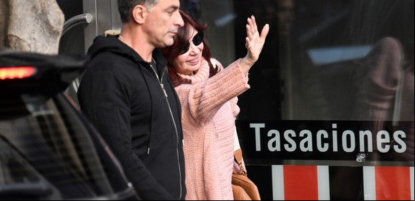 Nuevas revelaciones: el espía preso pidió informes sobre el jefe de la custodia de Cristina poco antes del atentado a la vice