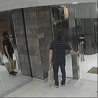 El misterio de los 16 minutos que podría terminar de complicar al doble parricida de Vicente López