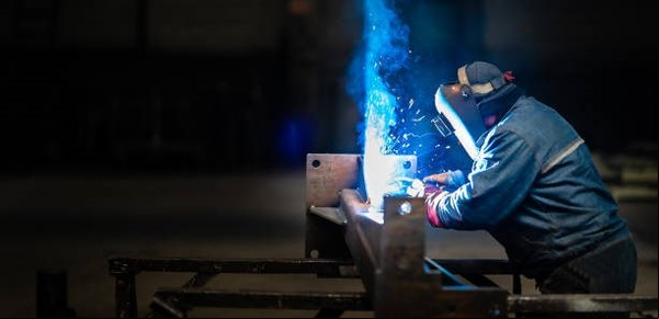 La actividad metalúrgica creció 5,3% en febrero, pero siguen las caídas en sectores estratégicos