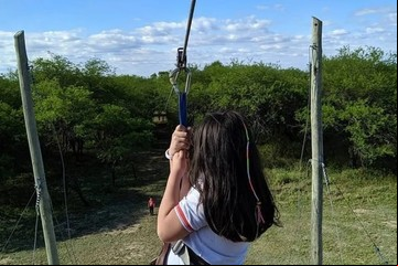 Se conoció el informe preliminar de la autopsia de la niña que murió al caer de una tirolesa en un camping de Santiago del Estero